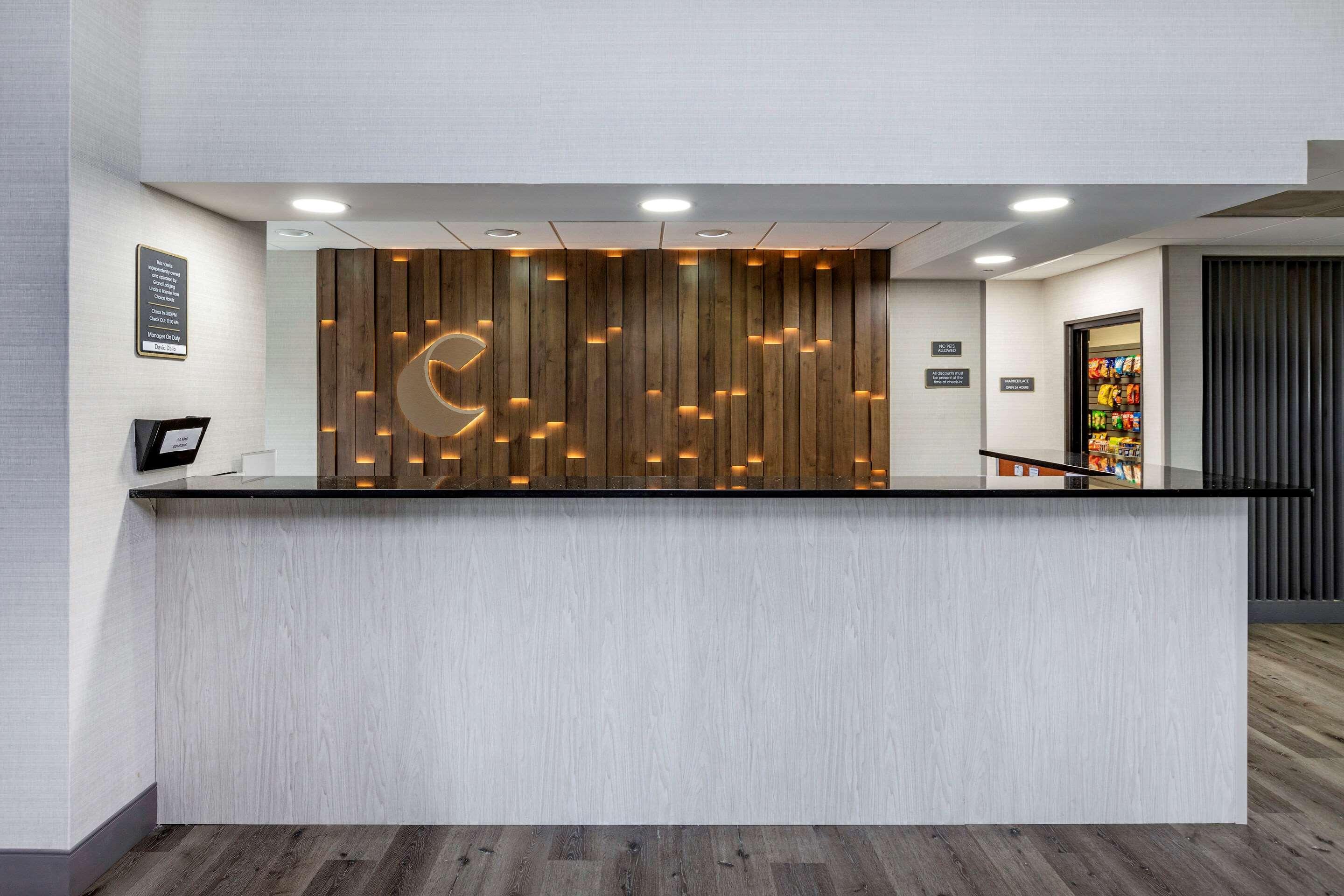 Comfort & Grand Blanc-flint Hotel